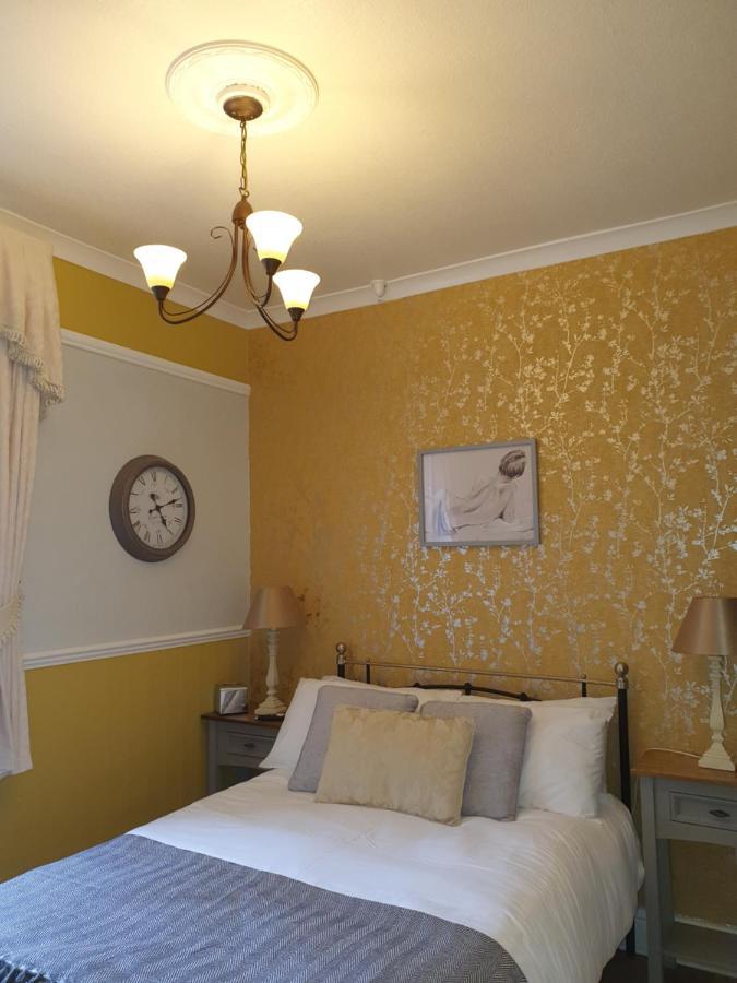 J'S Mayfair Guest House Blackpool Exterior photo